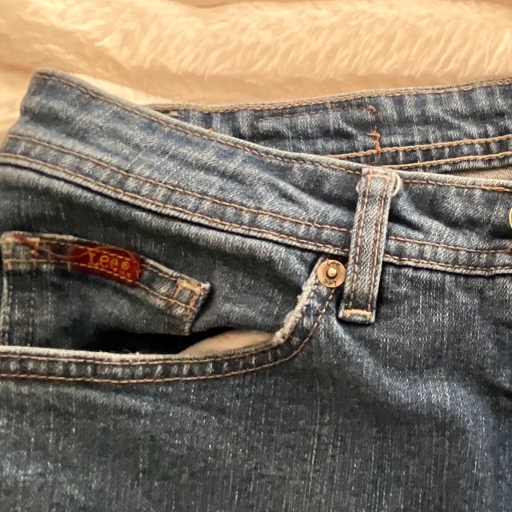 VIntage Lee • Medium Wash 99% Cotton Bootcut Jeans • 33” Inseam • 8L, - Picture 2 of 10